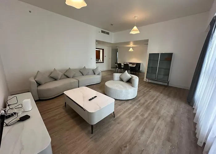 Partial Sea And Marina View 3Br Apartment,