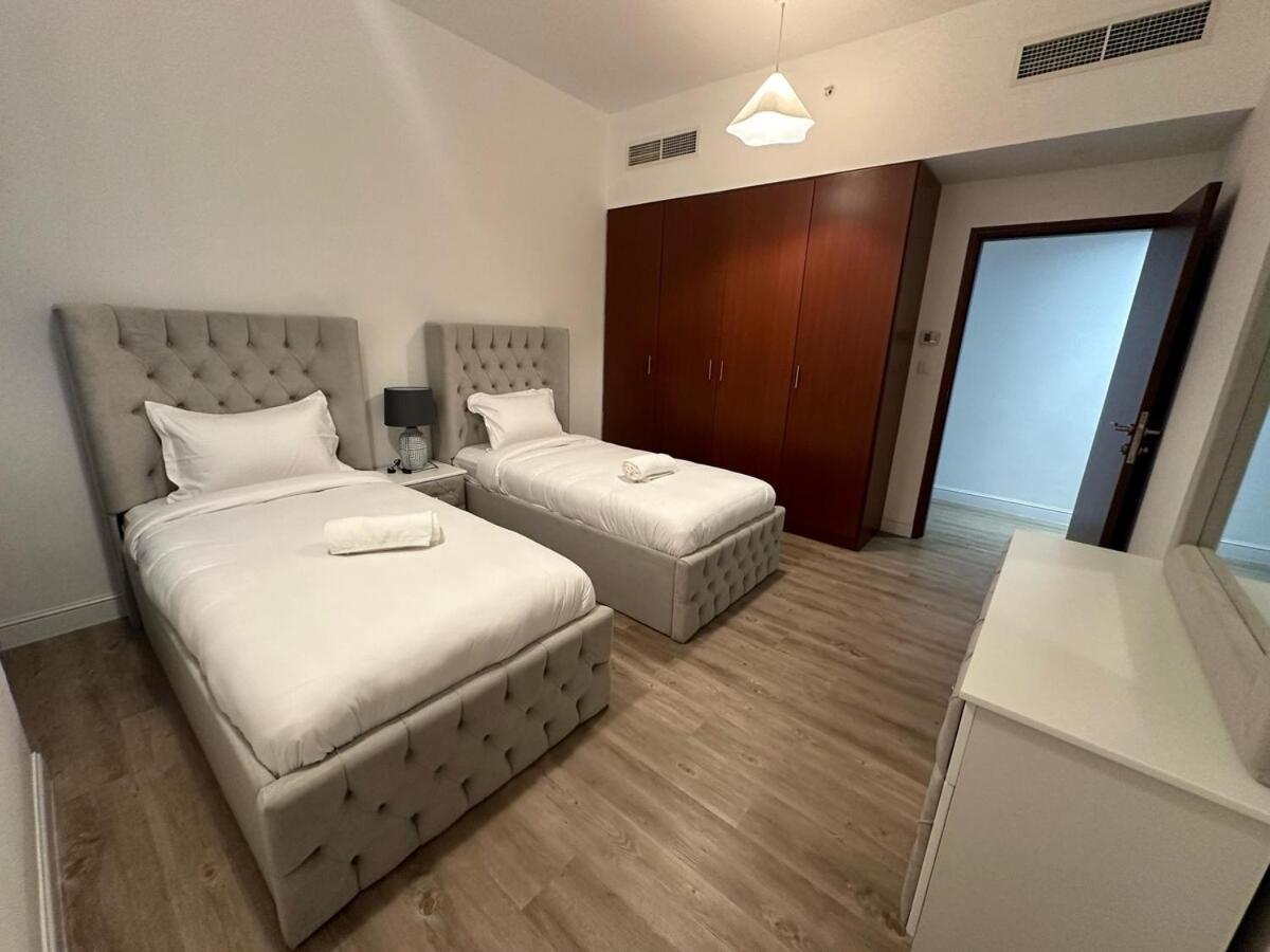 Partial Sea And Marina View 3br Apartment, Dubai