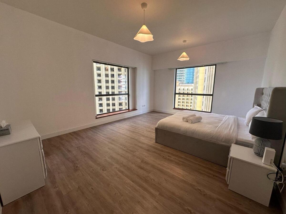 Partial Sea And Marina View 3br Apartment, Apartment *