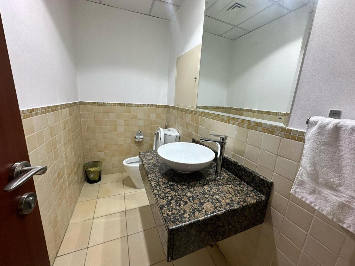 Partial Sea And Marina View 3br Apartment,