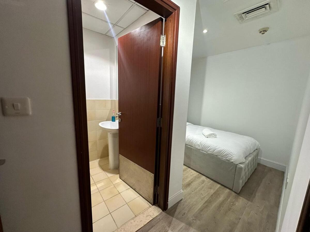 Partial Sea And Marina View 3br Apartment, * Dubai