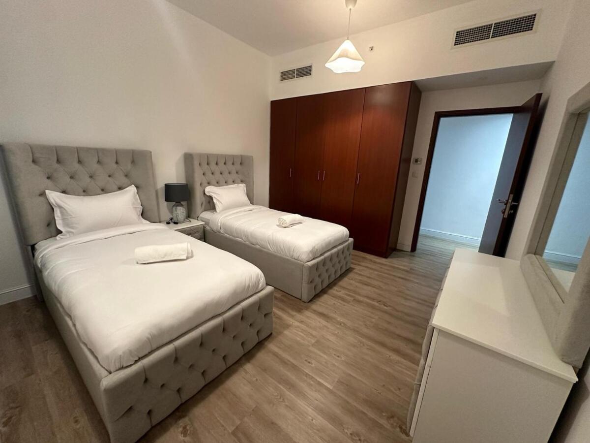 Partial Sea And Marina View 3br Apartment, Apartment