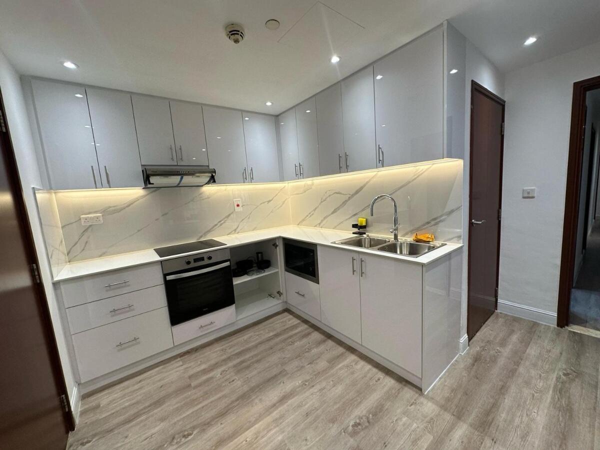 Partial Sea And Marina View 3br Apartment, * Dubai