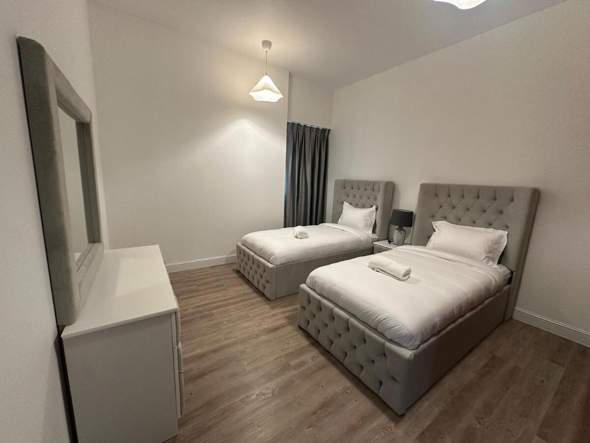 Partial Sea And Marina View 3br Apartment, Apartment Dubai