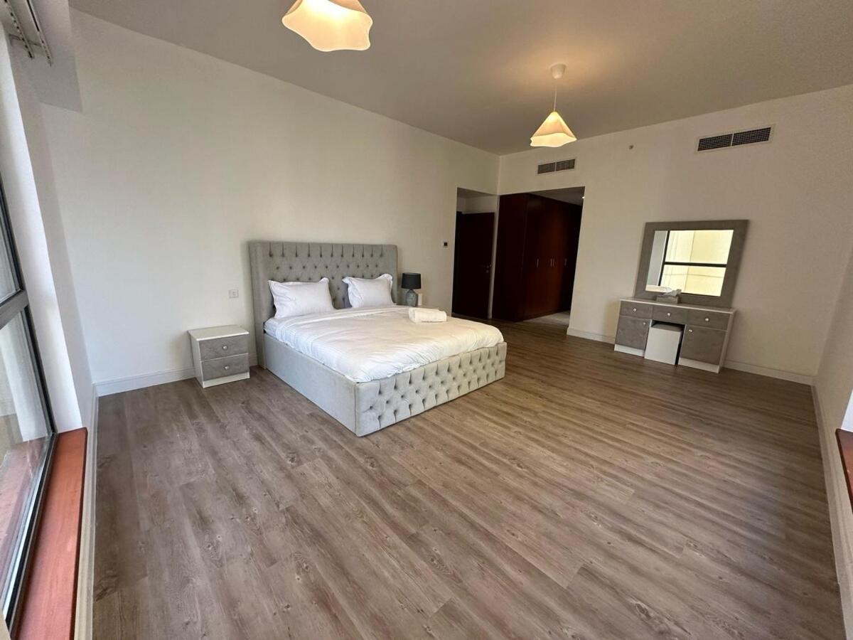 Apartment Partial Sea And Marina View 3br Apartment, *