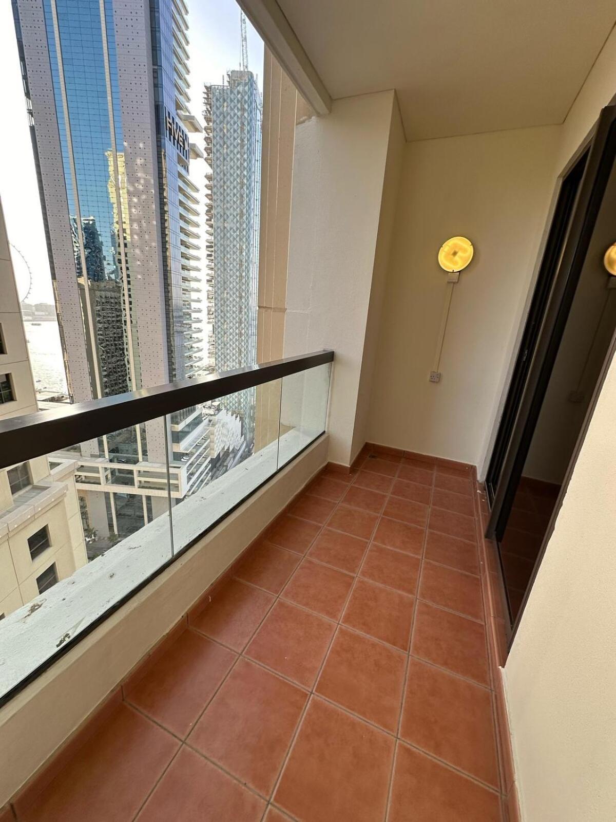 Partial Sea And Marina View 3br Apartment, Dubai
