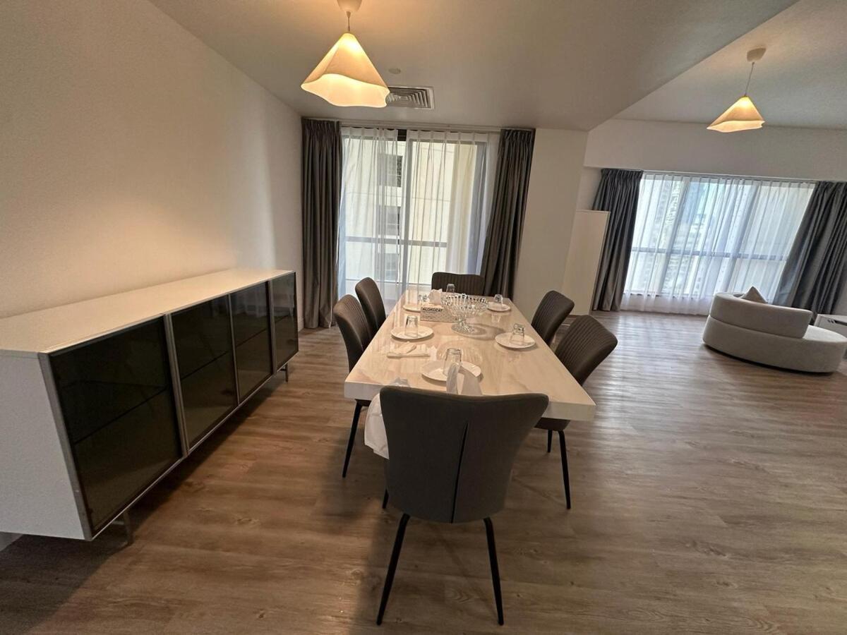 Partial Sea And Marina View 3br Apartment, * Dubai
