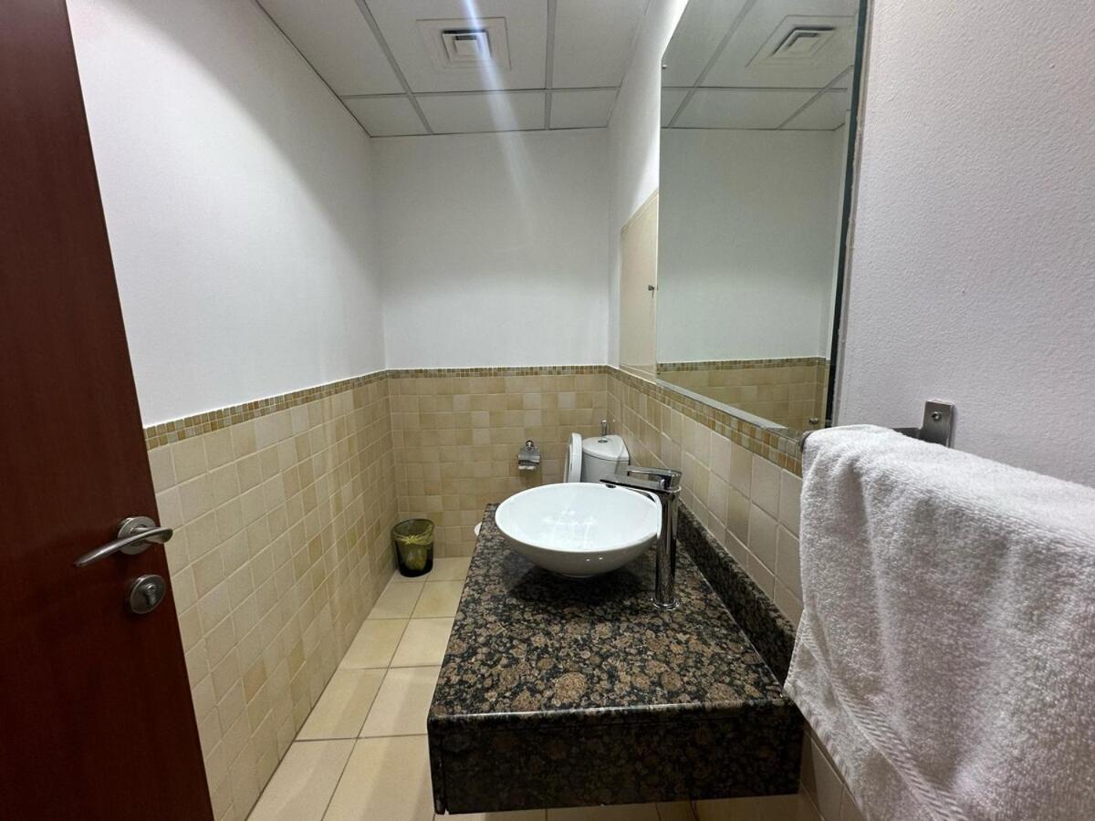 Partial Sea And Marina View 3br Apartment,